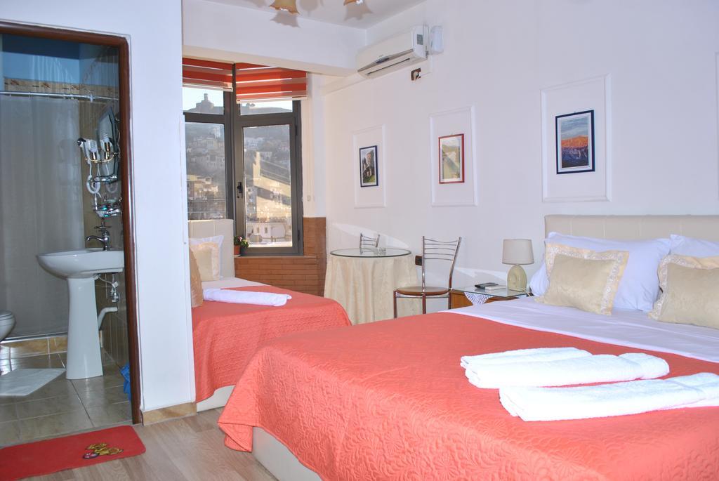 Hotel The First Gjirokastër Exteriör bild