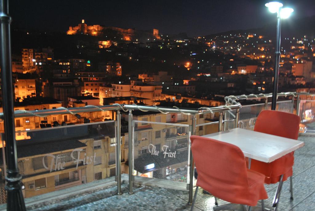 Hotel The First Gjirokastër Exteriör bild